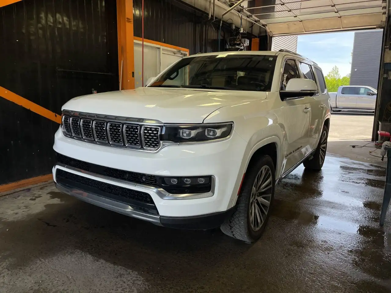 2022 Jeep Grand Wagoneer