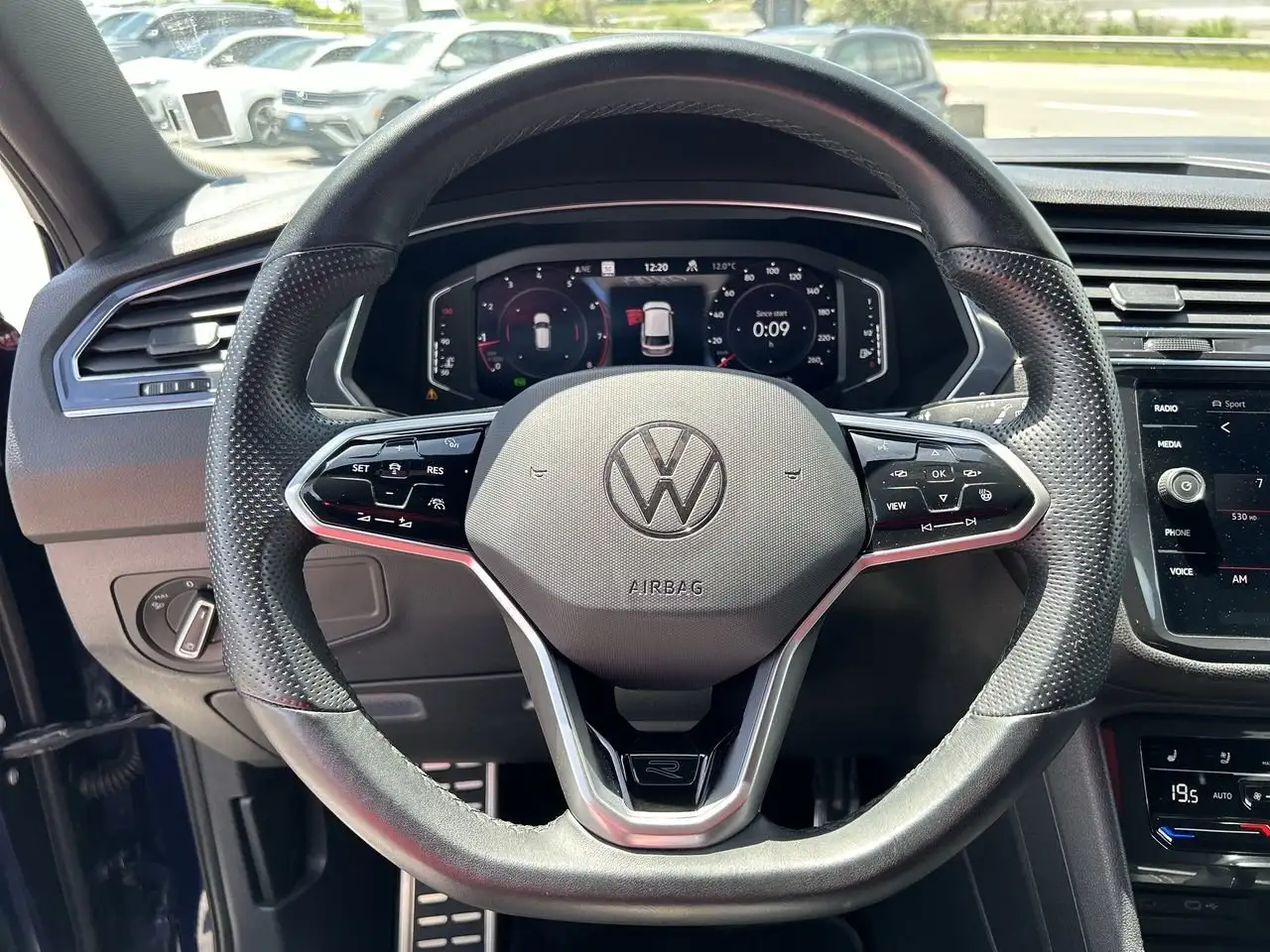 Volkswagen Tiguan photo Volkswagen Tiguan