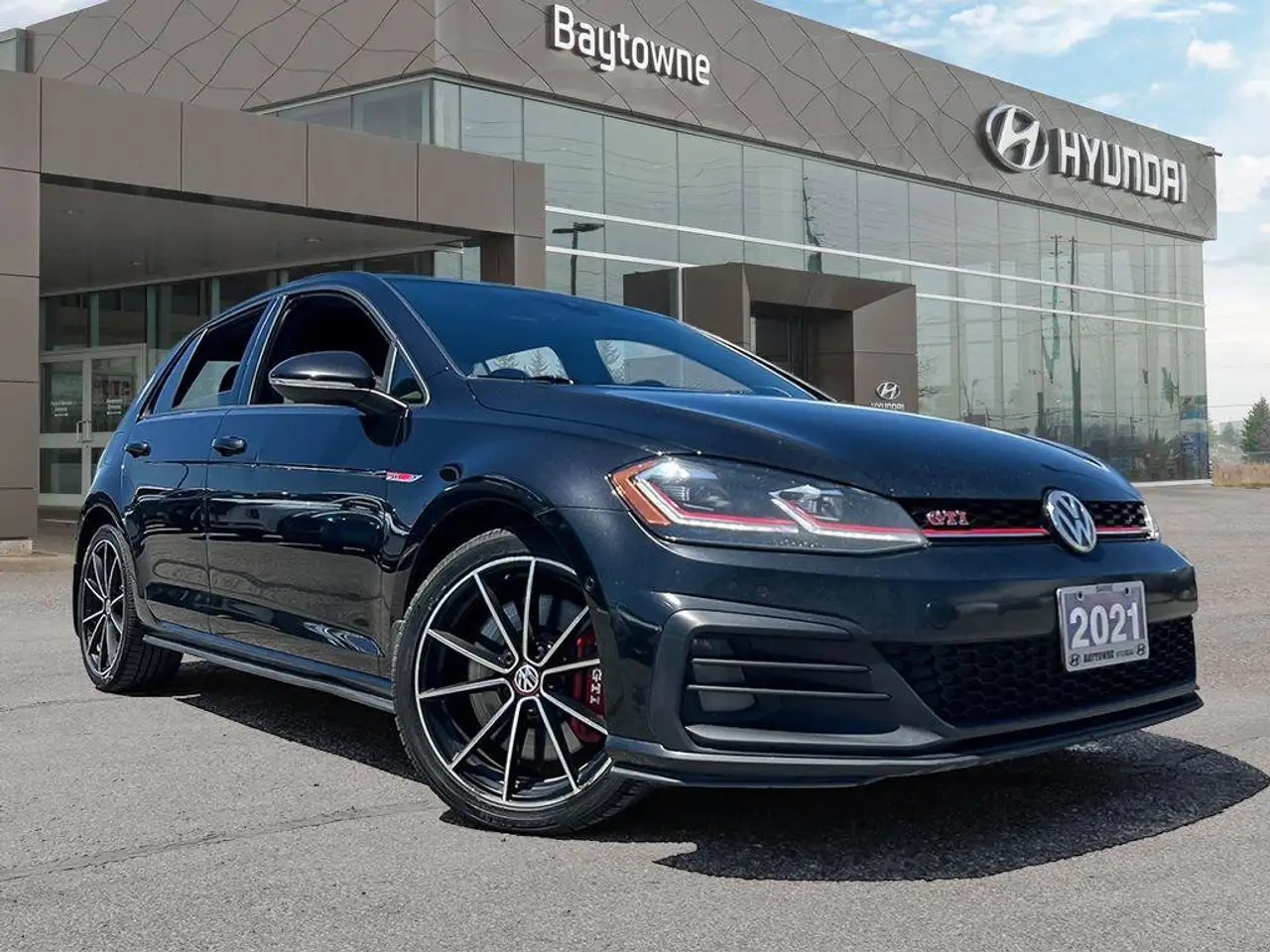 Volkswagen Golf GTI снимка Volkswagen Golf GTI