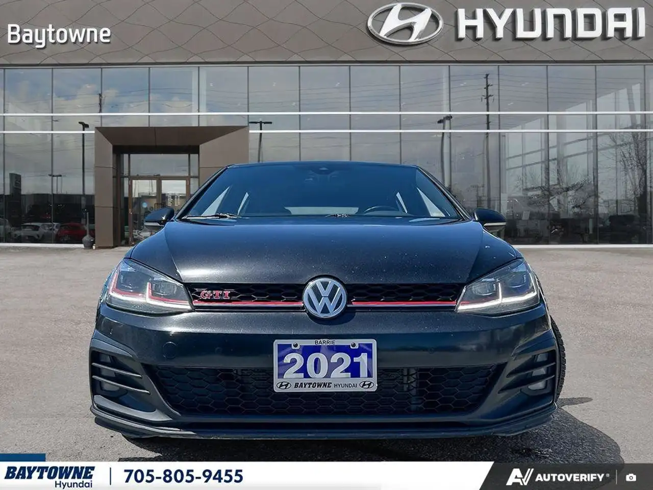 Volkswagen Golf GTI снимка Volkswagen Golf GTI
