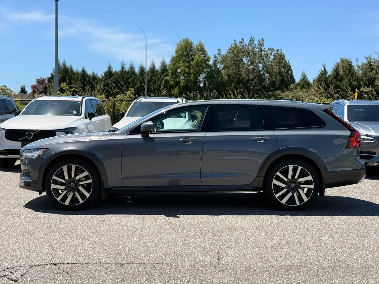 2022 Volvo V90 Cross Country
