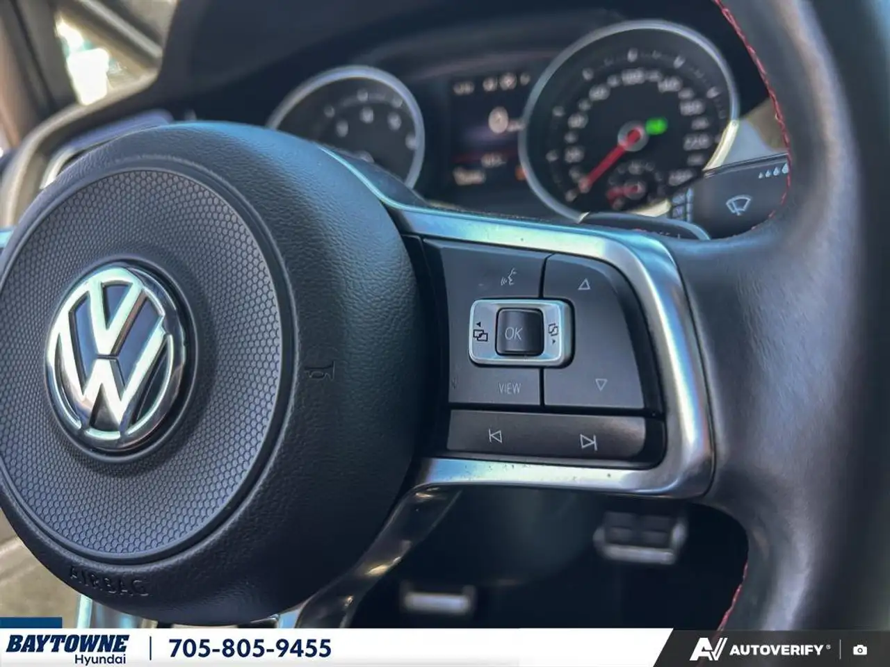 Volkswagen Golf GTI снимка Volkswagen Golf GTI