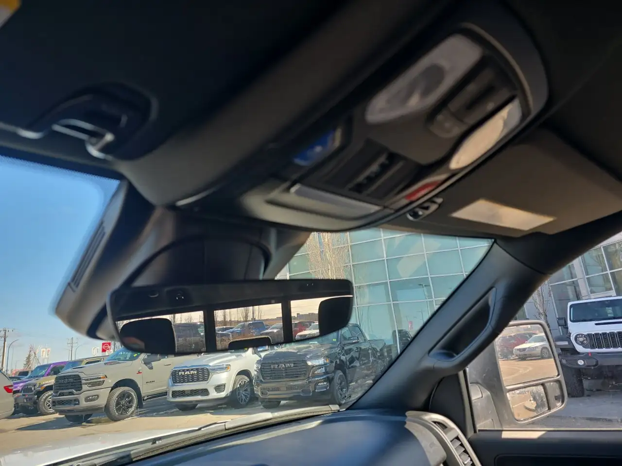 RAM 3500 снимка RAM 3500