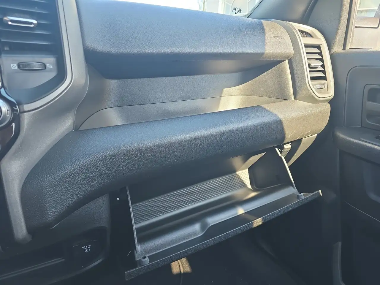 RAM 3500 снимка RAM 3500