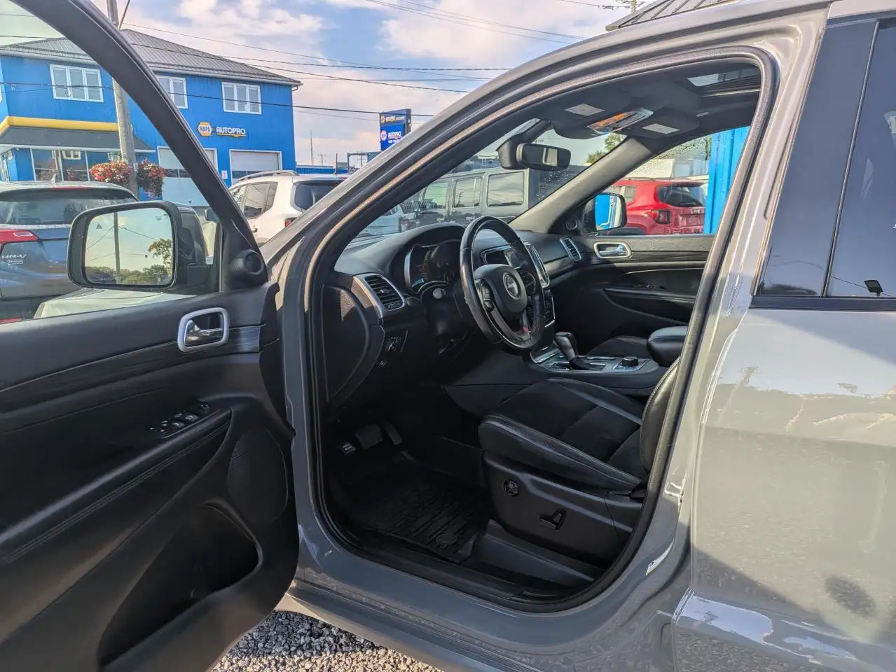 Jeep Grand Cherokee снимка Jeep Grand Cherokee
