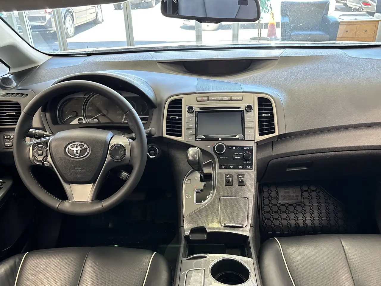 Toyota Venza photo Toyota Venza
