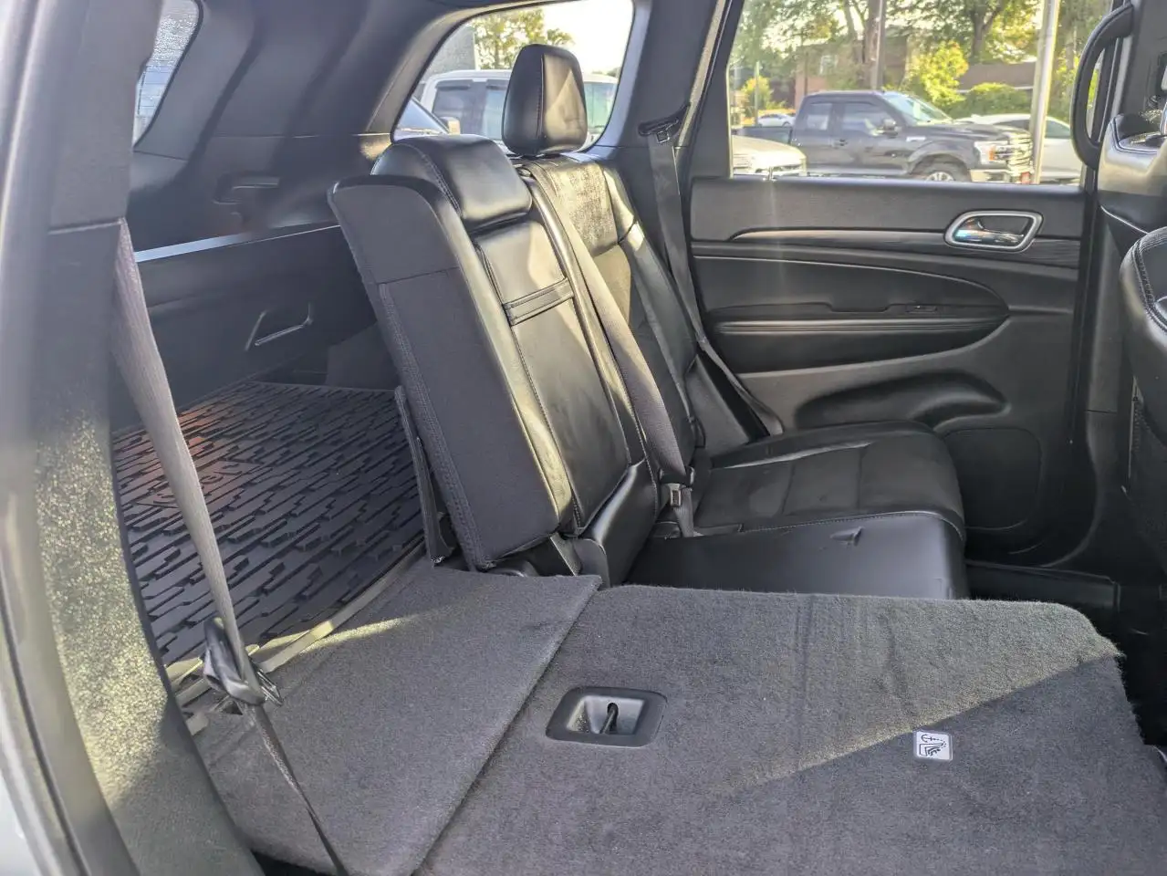 Jeep Grand Cherokee снимка Jeep Grand Cherokee