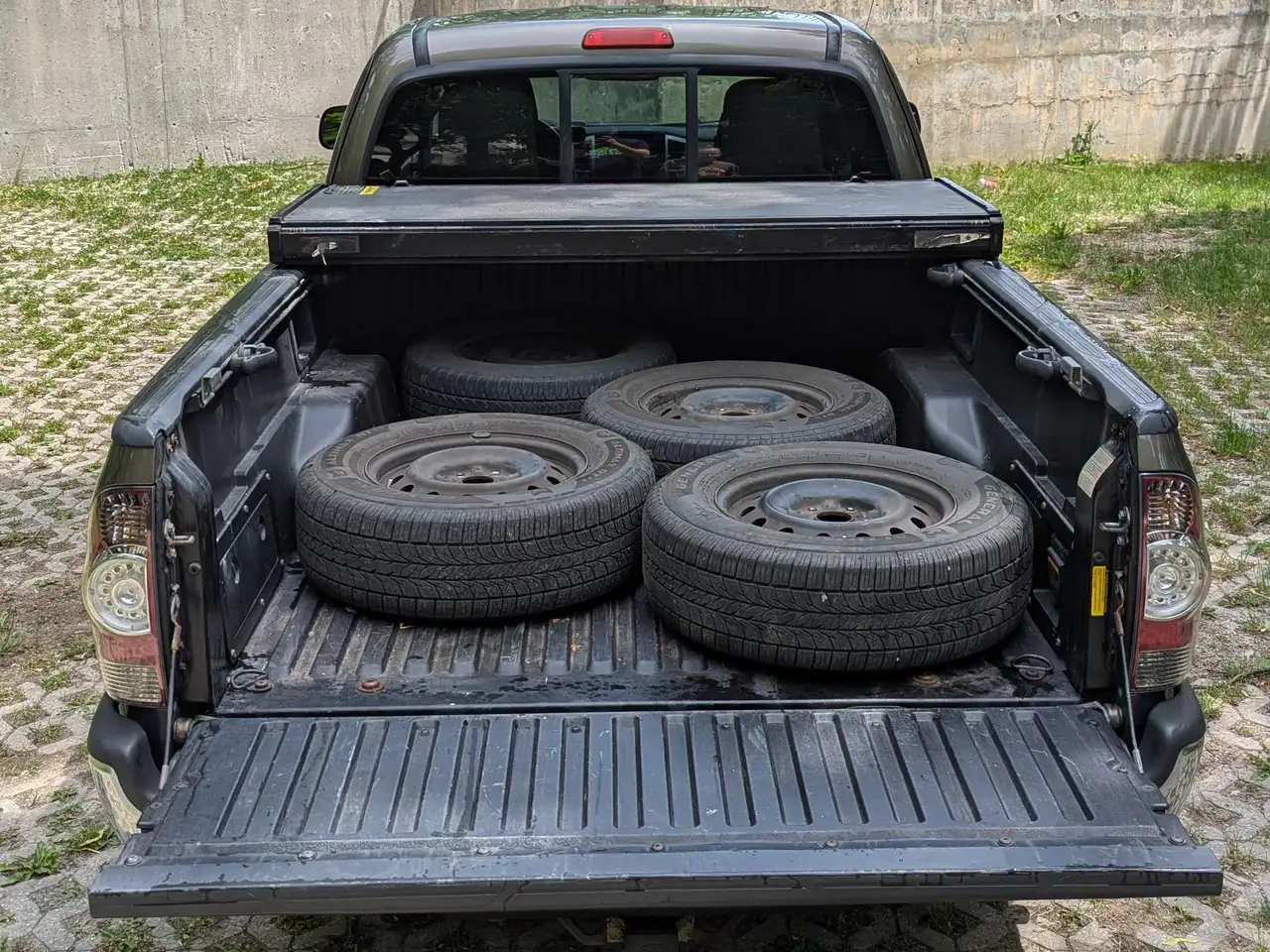 Toyota Tacoma снимка Toyota Tacoma