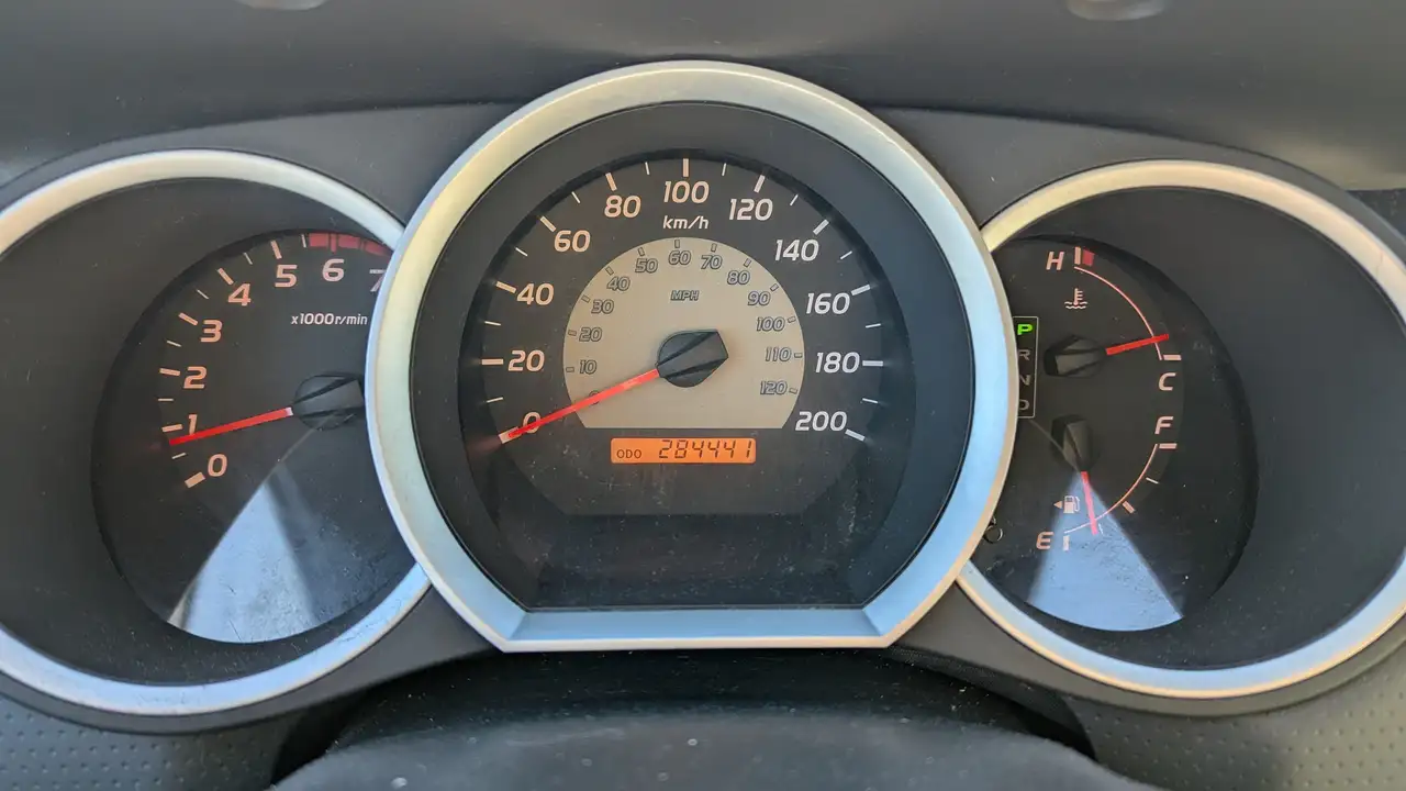 Toyota Tacoma снимка Toyota Tacoma