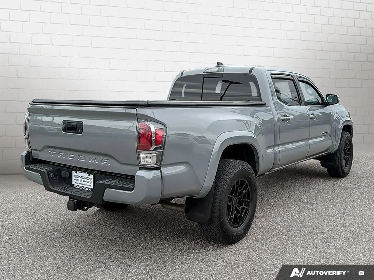 Toyota Tacoma снимка Toyota Tacoma