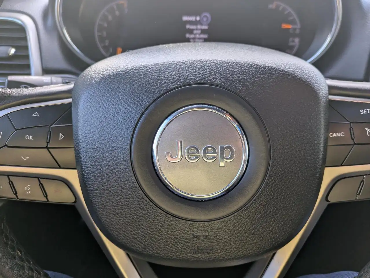Jeep Grand Cherokee снимка Jeep Grand Cherokee