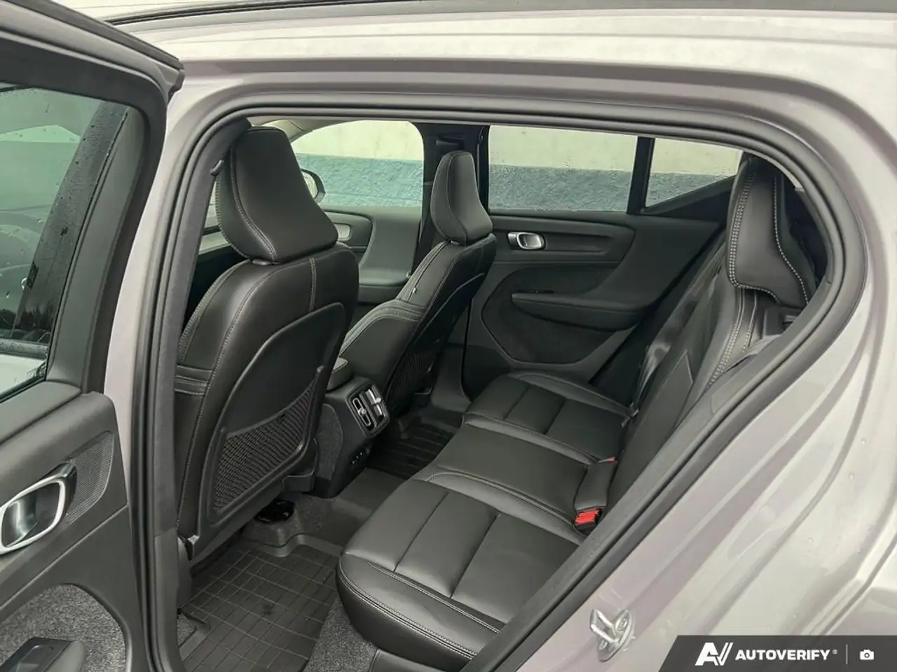 Volvo XC40 снимка Volvo XC40