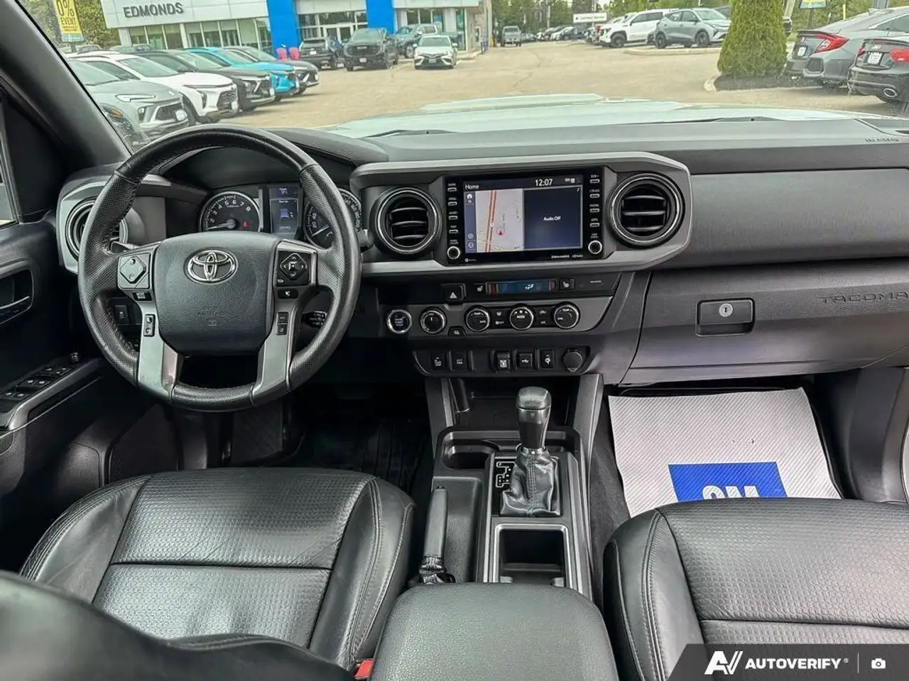 Toyota Tacoma снимка Toyota Tacoma