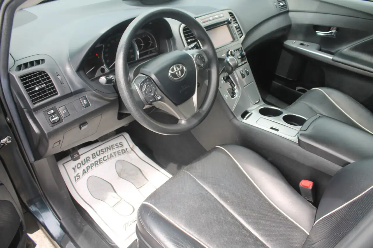Toyota Venza photo Toyota Venza