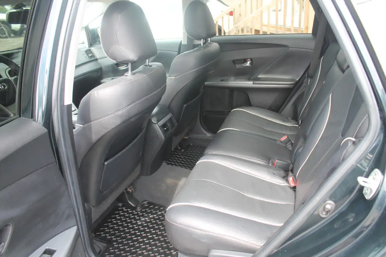 Toyota Venza photo Toyota Venza