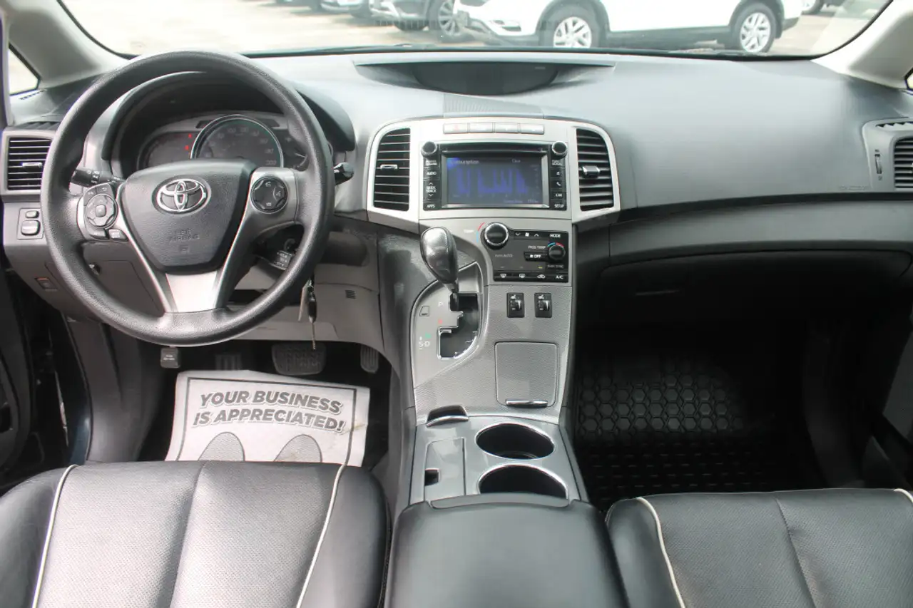 Toyota Venza photo Toyota Venza