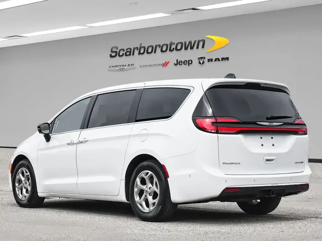Chrysler Pacifica photo Chrysler Pacifica