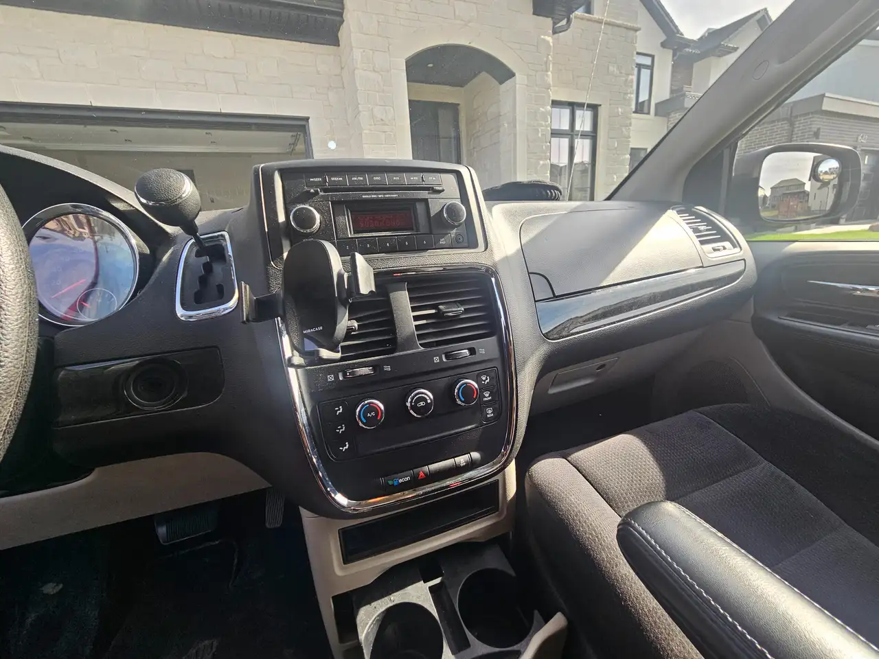 Dodge Grand Caravan photo Dodge Grand Caravan