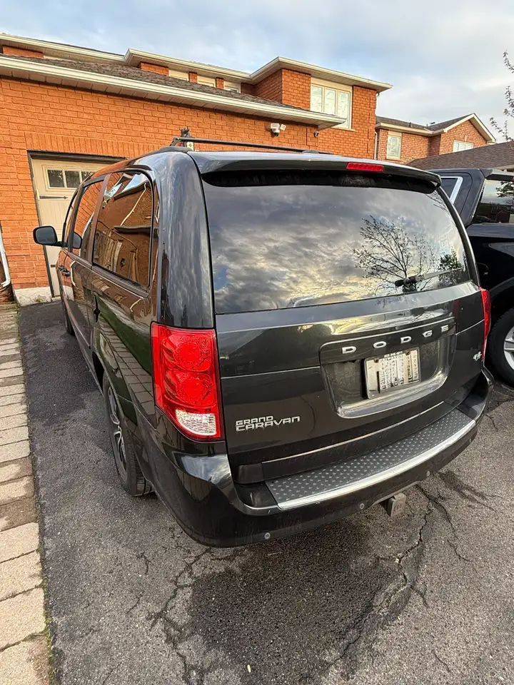 Dodge Grand Caravan снимка Dodge Grand Caravan