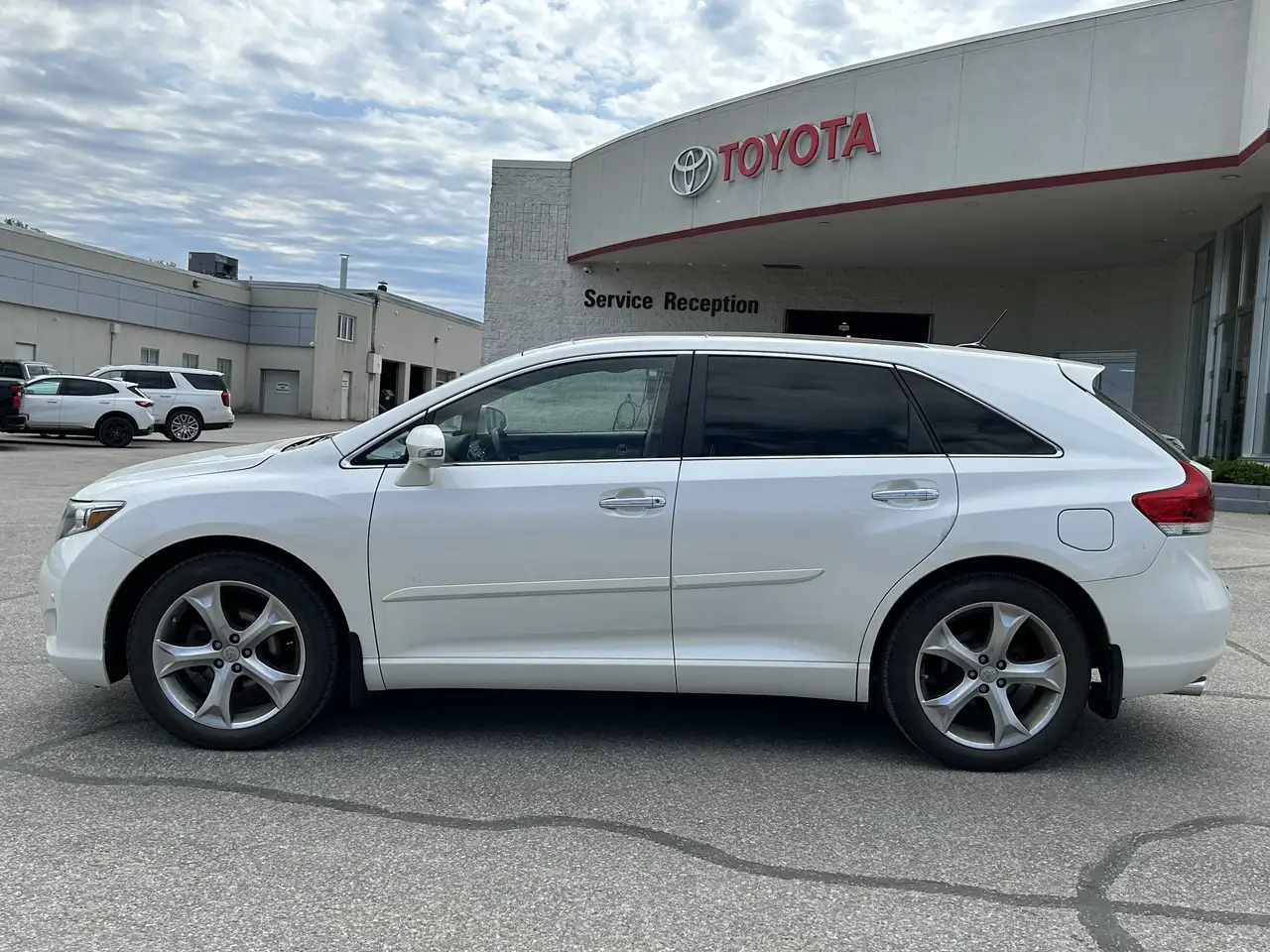 Toyota Venza photo Toyota Venza