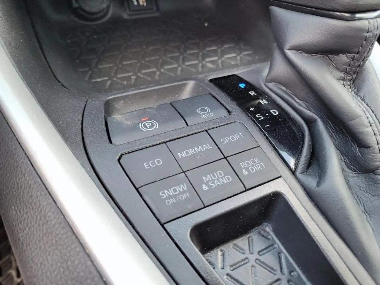 Toyota RAV 4 снимка Toyota RAV 4