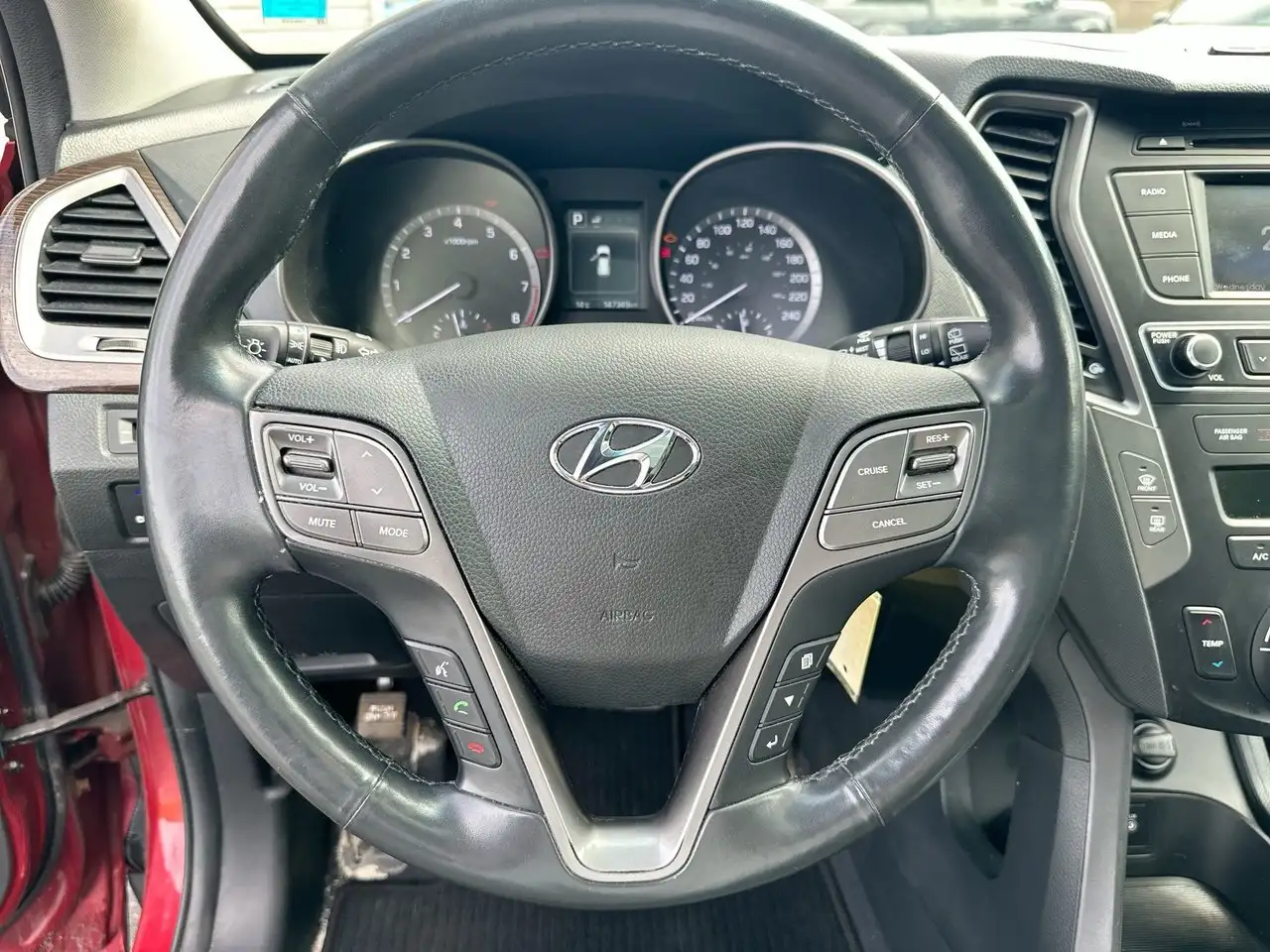 Hyundai SANTA FE снимка Hyundai SANTA FE