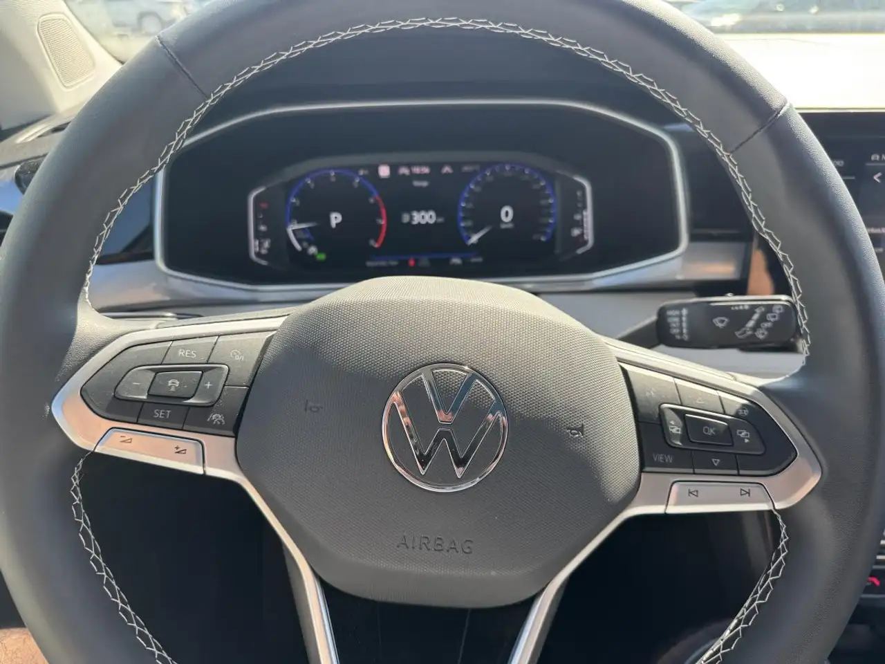 Volkswagen Taos photo Volkswagen Taos