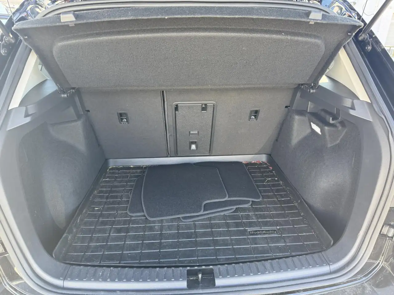 Volkswagen Taos photo Volkswagen Taos