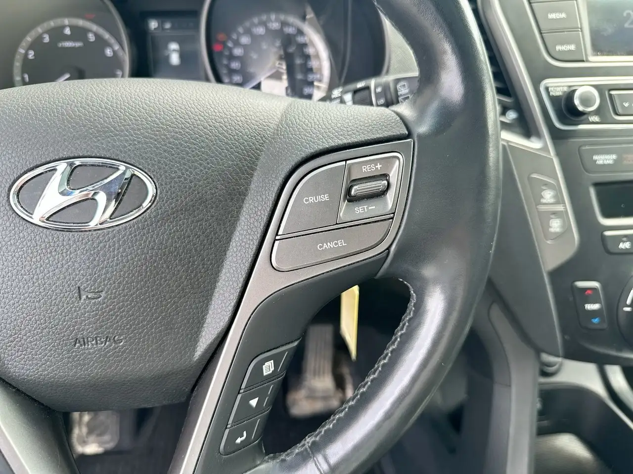 Hyundai SANTA FE снимка Hyundai SANTA FE