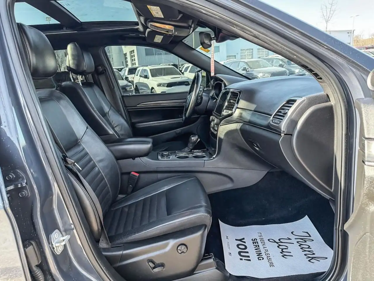 Jeep Grand Cherokee снимка Jeep Grand Cherokee