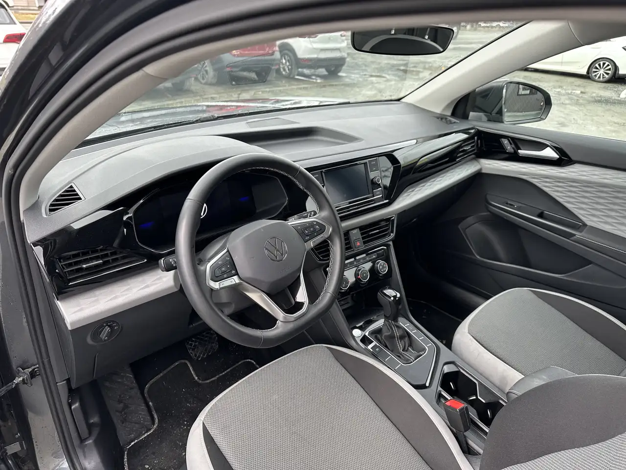 Volkswagen Taos снимка Volkswagen Taos