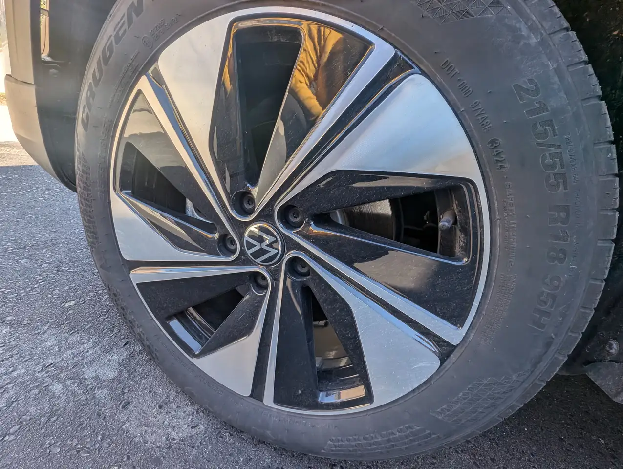 Volkswagen Taos снимка Volkswagen Taos