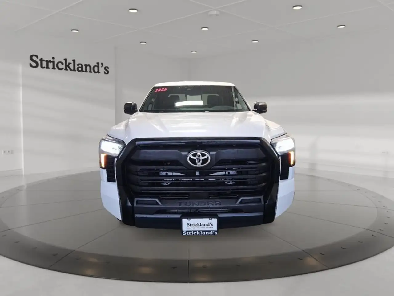 Toyota Tundra снимка Toyota Tundra