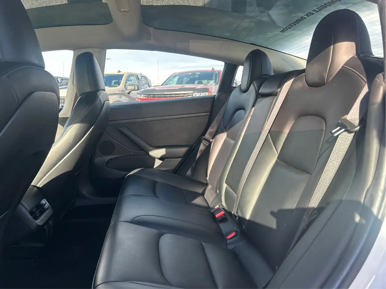Tesla Model 3 fotografie Tesla Model 3