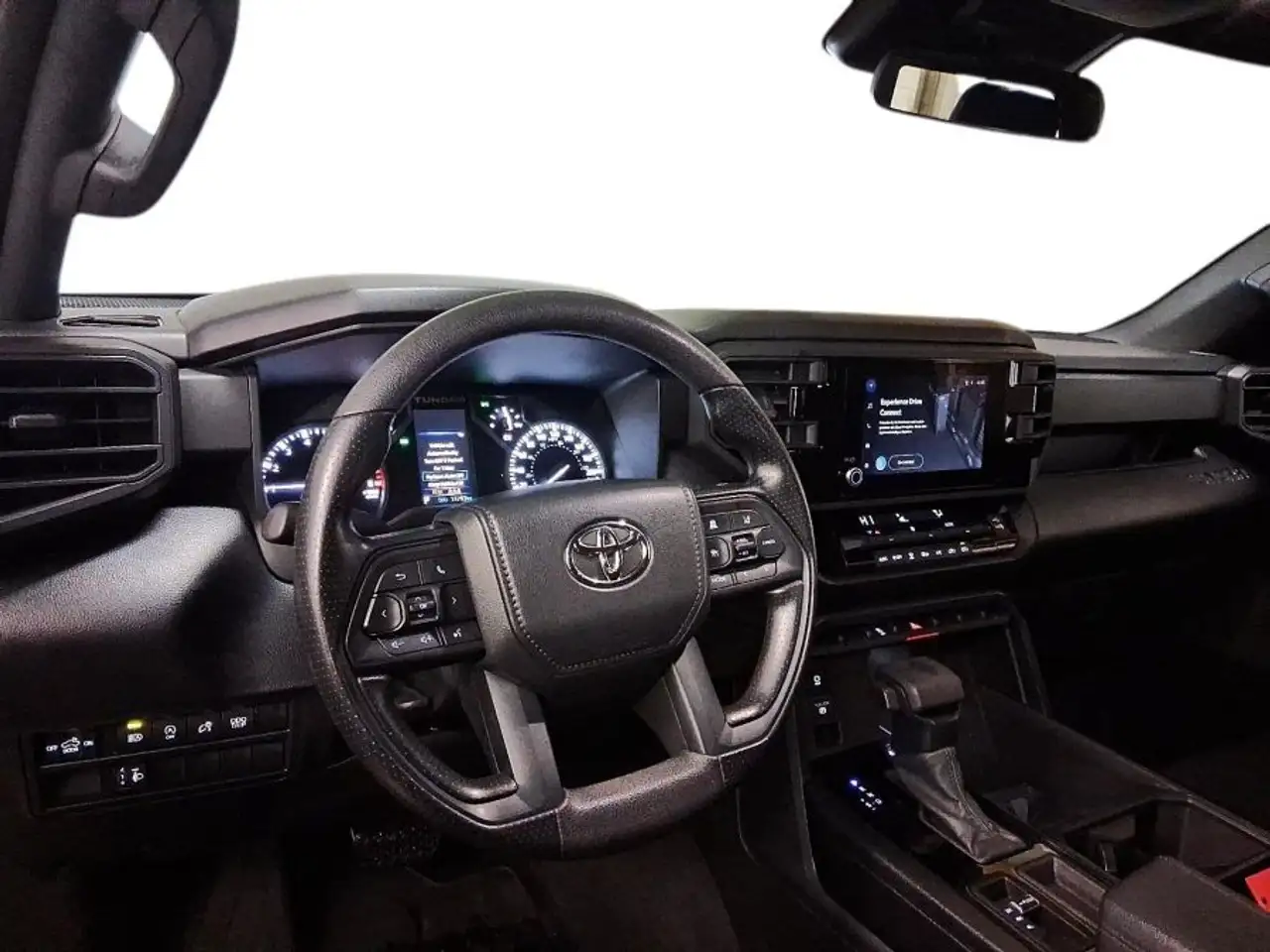 Toyota Tundra снимка Toyota Tundra