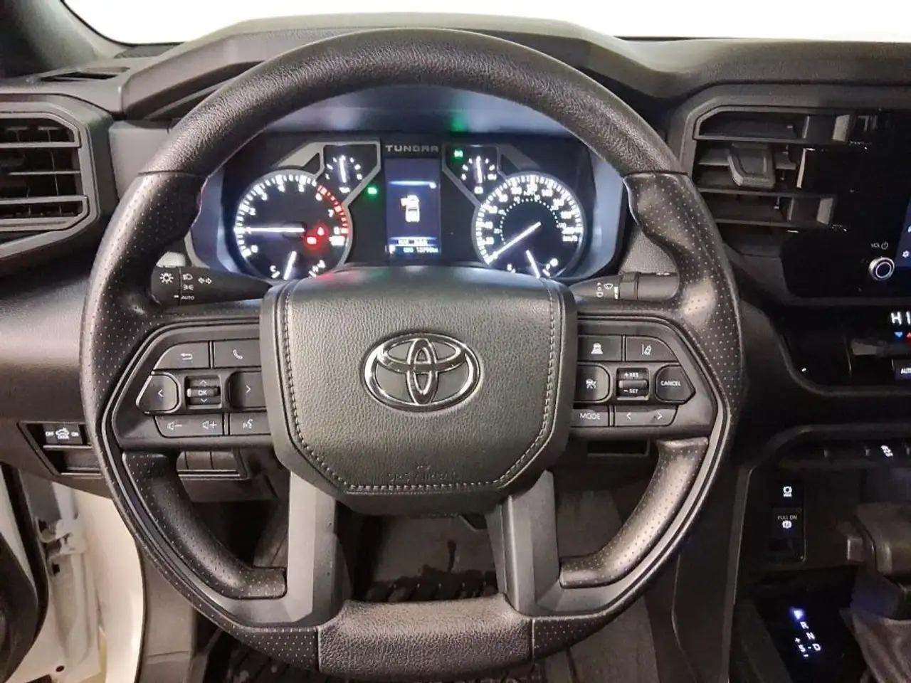 Toyota Tundra снимка Toyota Tundra