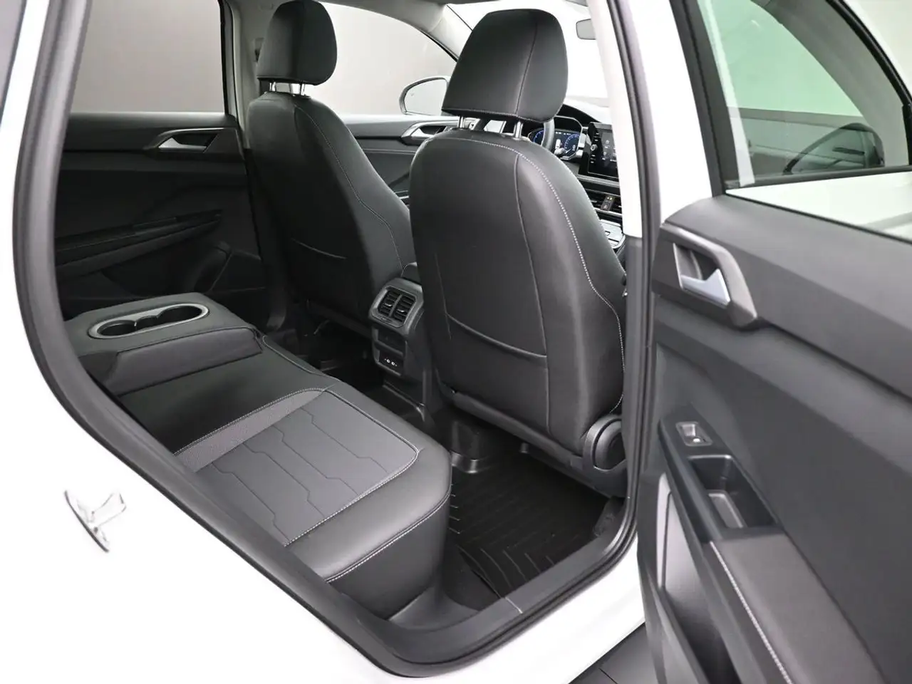 Volkswagen Taos снимка Volkswagen Taos