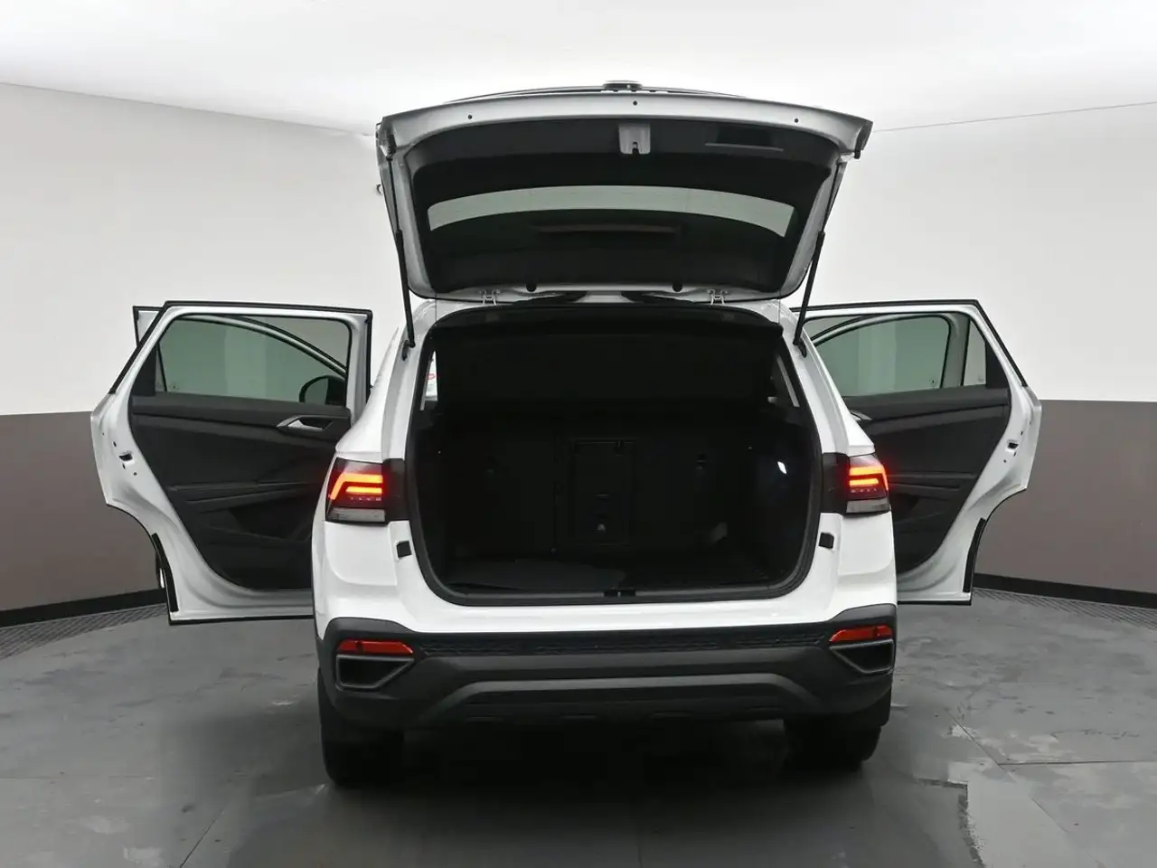 Volkswagen Taos снимка Volkswagen Taos