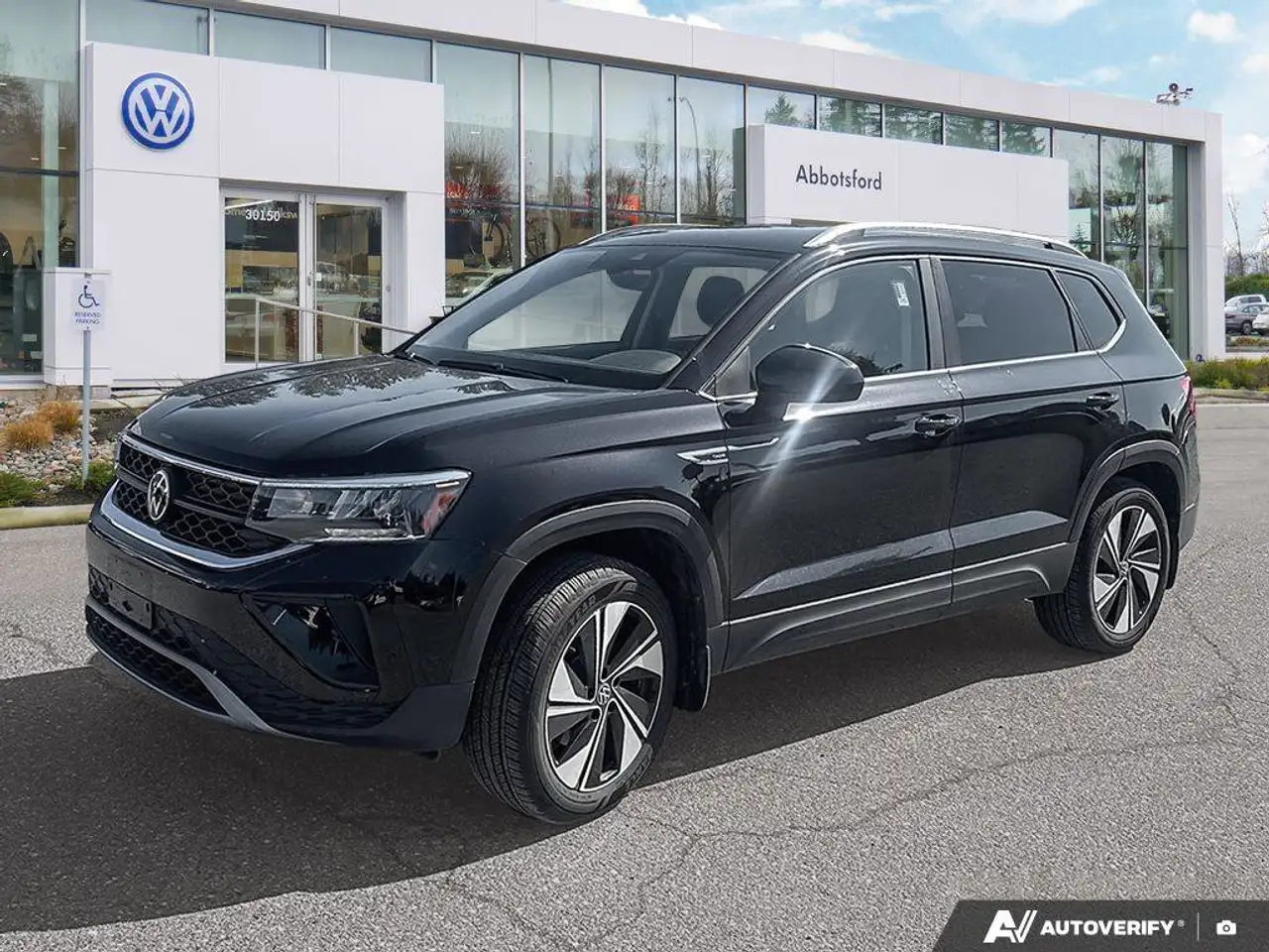 Volkswagen Taos снимка Volkswagen Taos