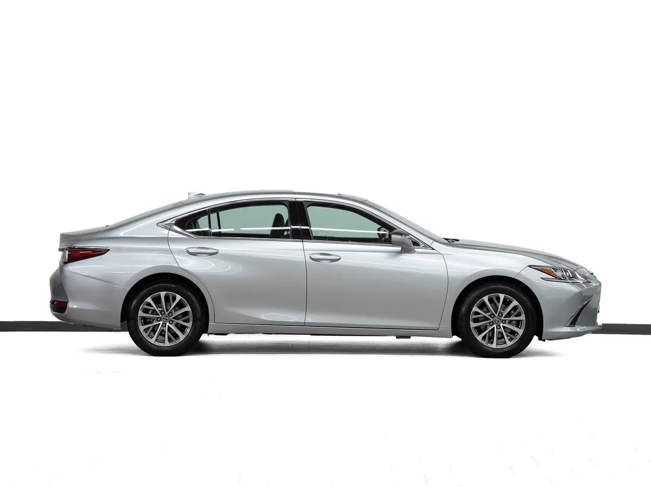 Lexus ES снимка Lexus ES