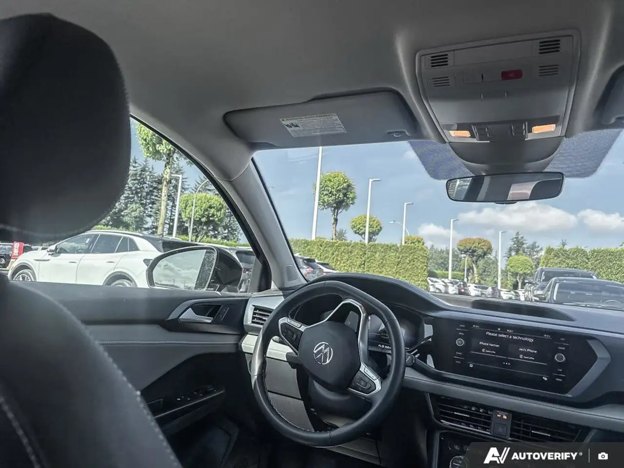Volkswagen Taos снимка Volkswagen Taos