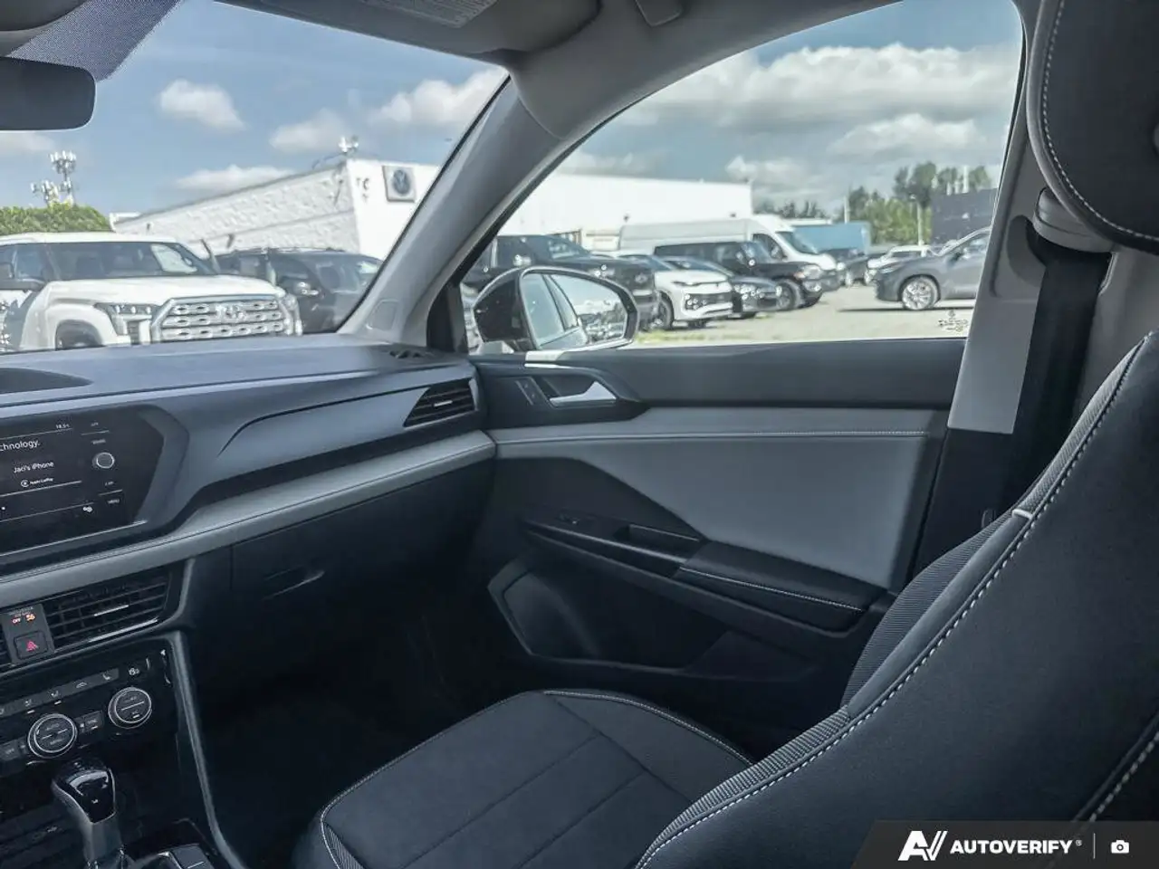 Volkswagen Taos снимка Volkswagen Taos