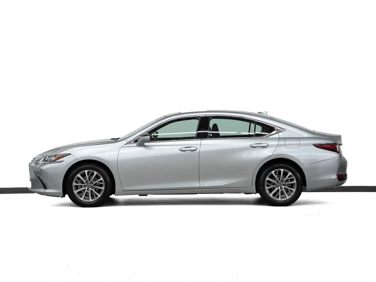 Lexus ES снимка Lexus ES