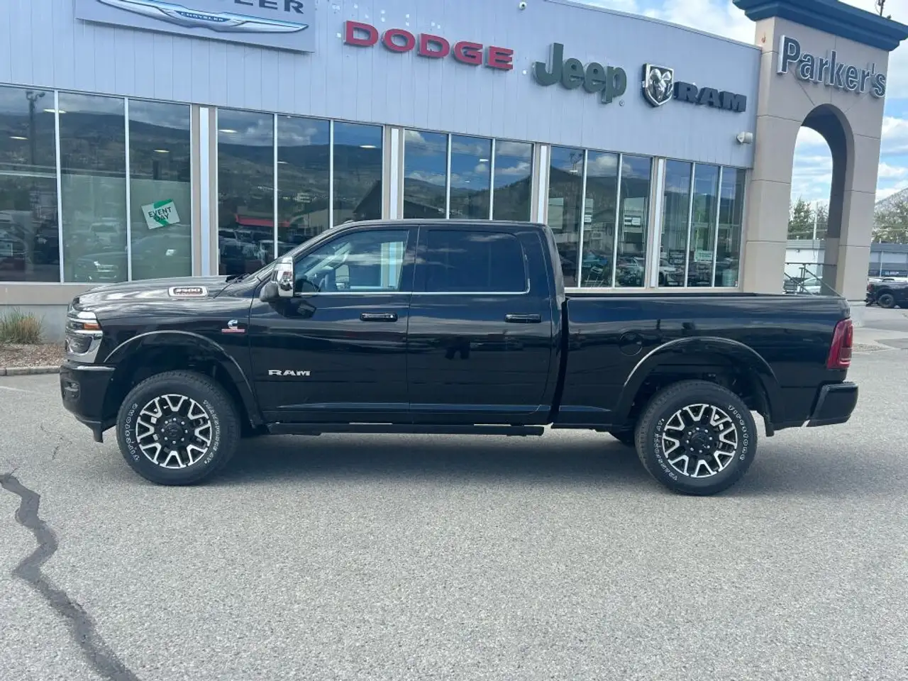 RAM 3500 снимка RAM 3500