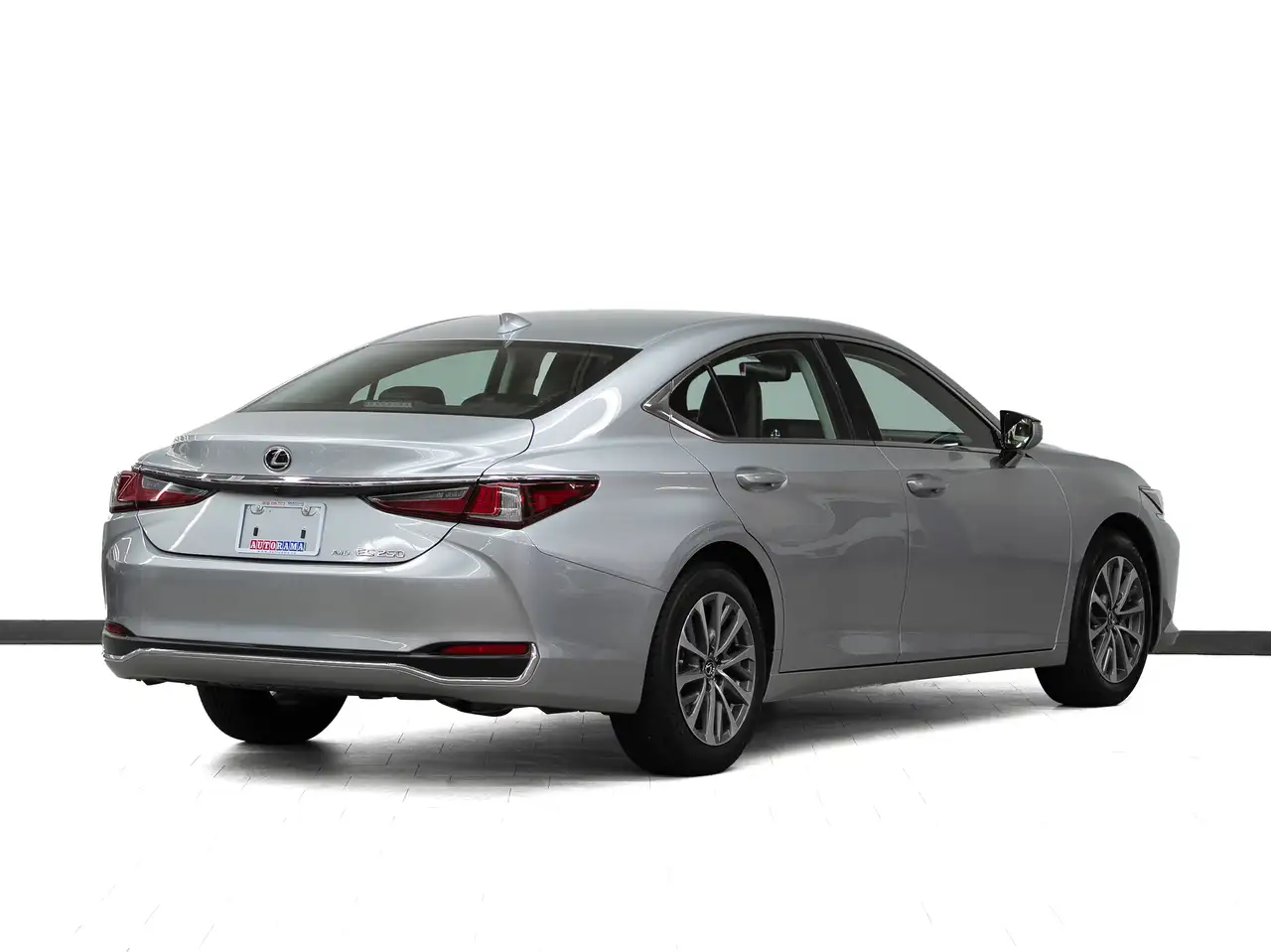 Lexus ES снимка Lexus ES