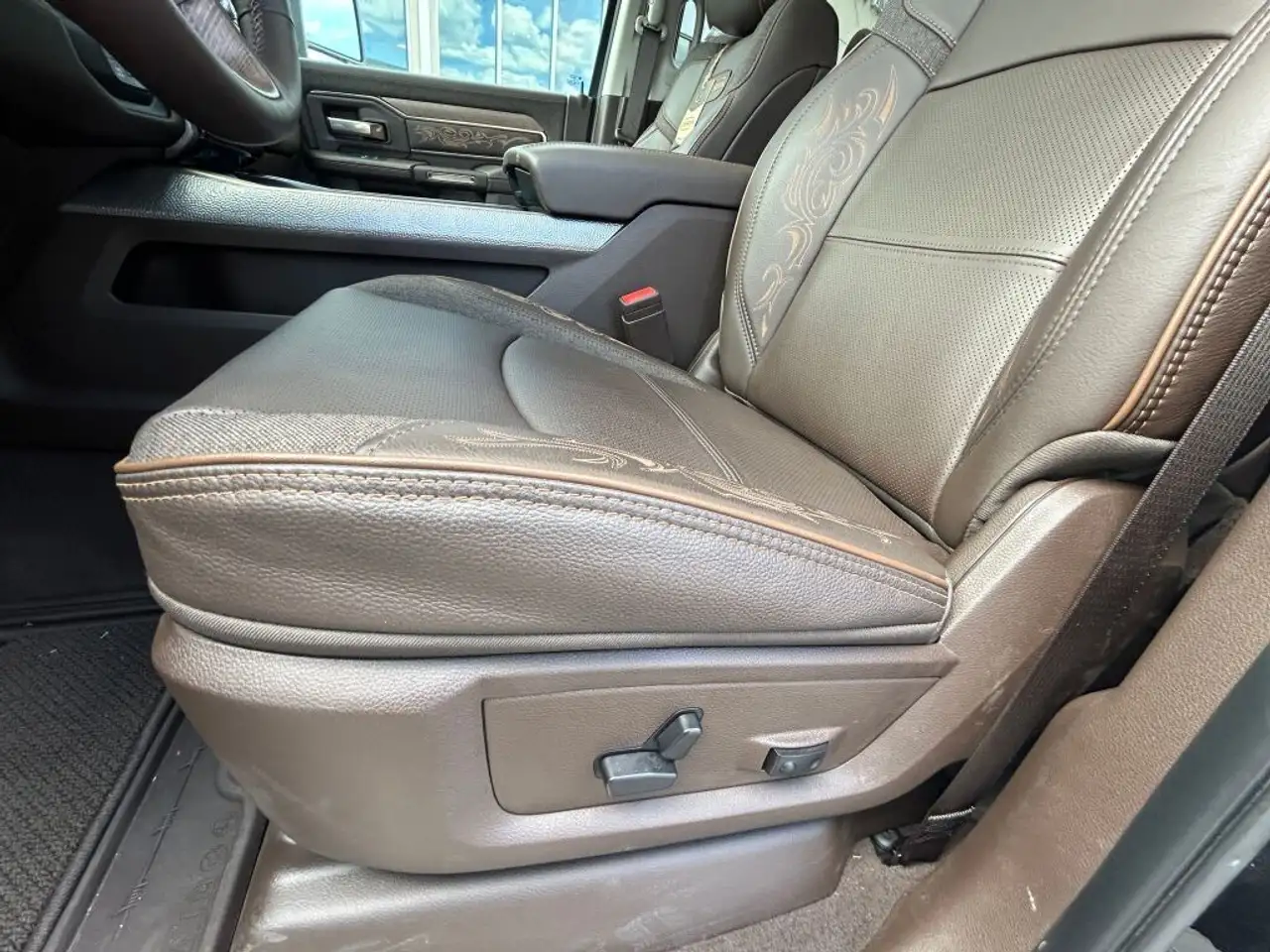 RAM 3500 снимка RAM 3500