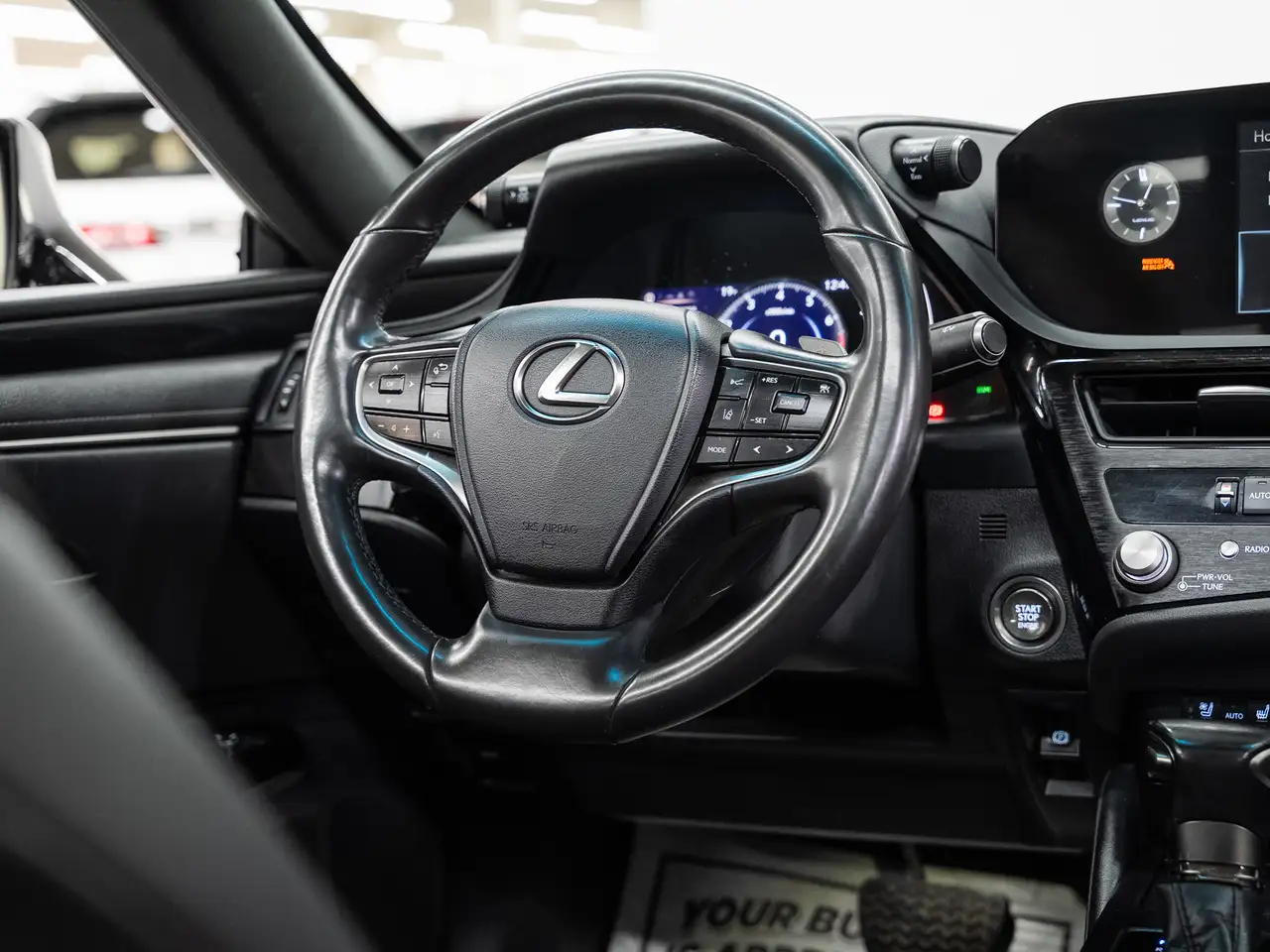 Lexus ES снимка Lexus ES