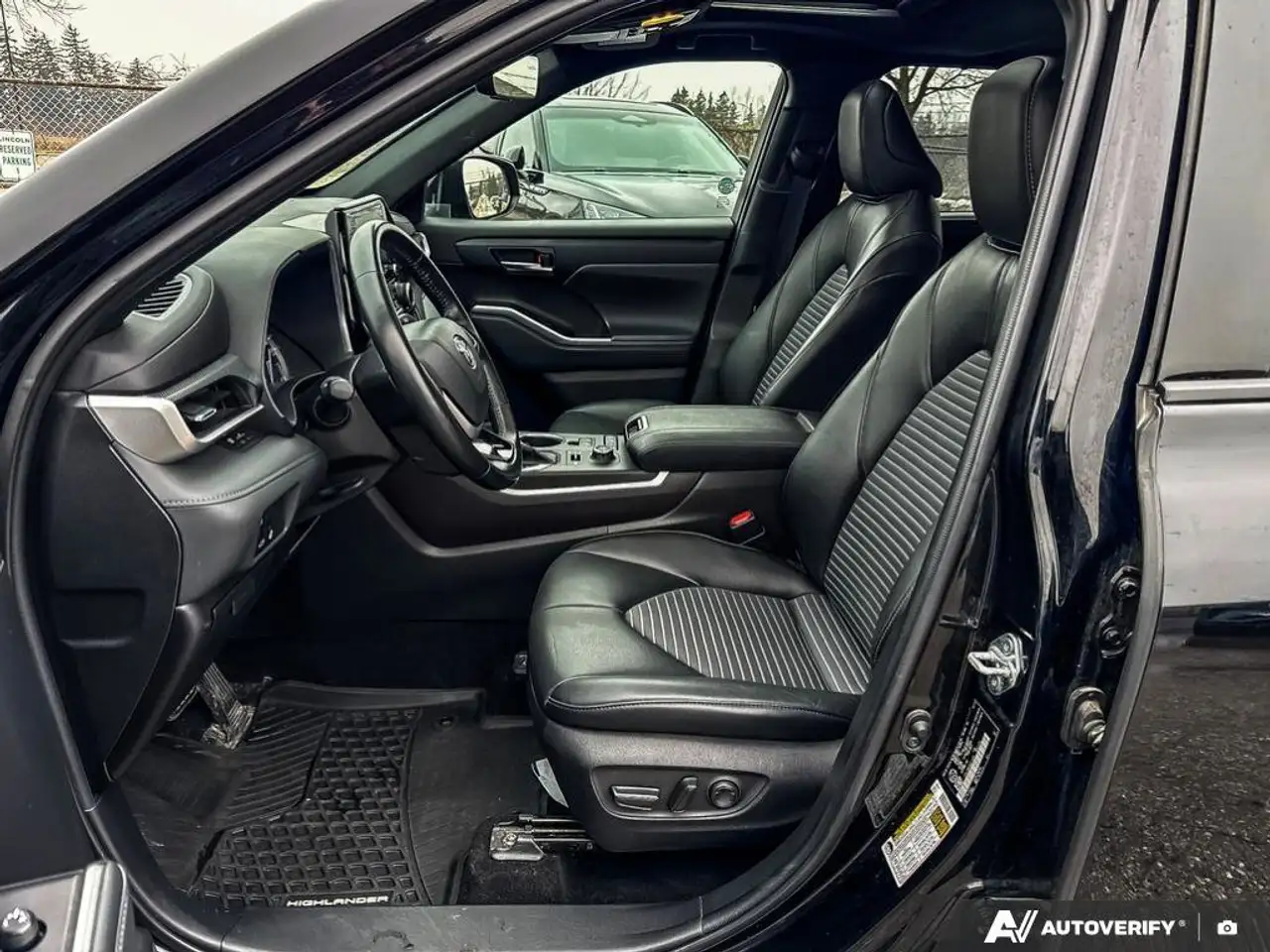 Toyota Highlander снимка Toyota Highlander