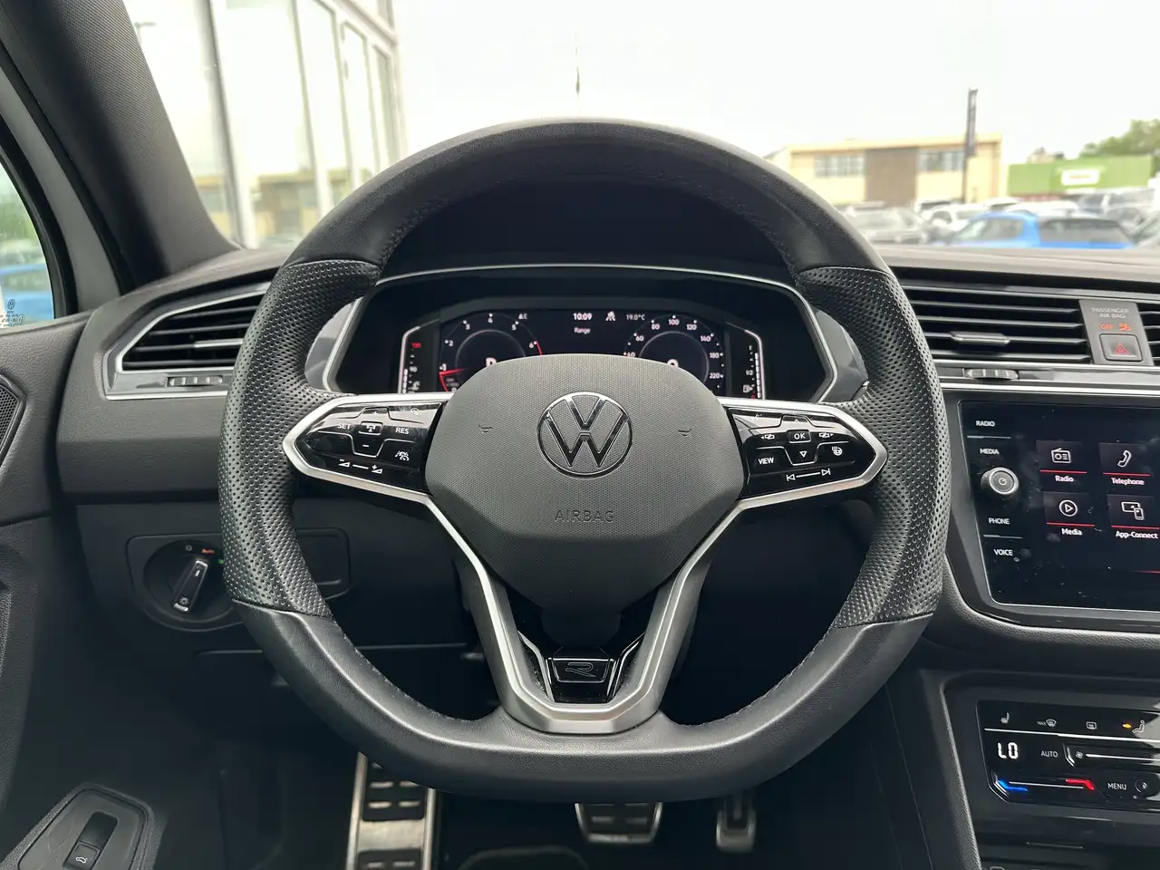Volkswagen Tiguan снимка Volkswagen Tiguan