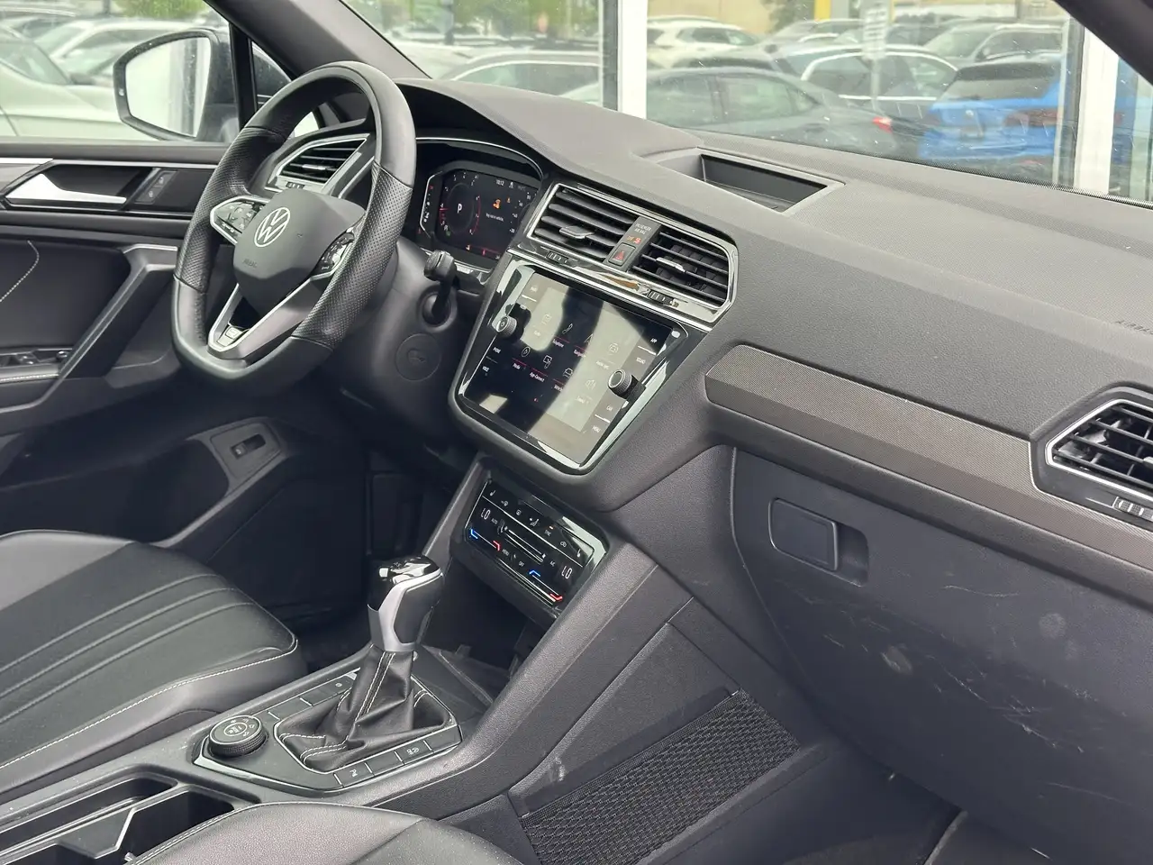 Volkswagen Tiguan снимка Volkswagen Tiguan